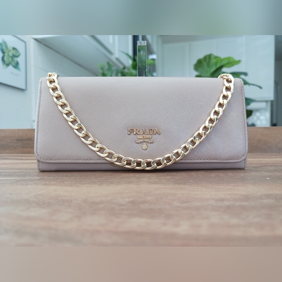 Authentic Prada Cammeo Saffiano Continental Wallet on Chain - Picture 1 of 8